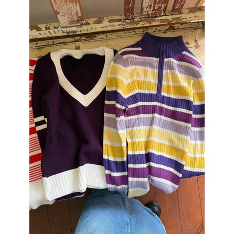 zip up border sweater