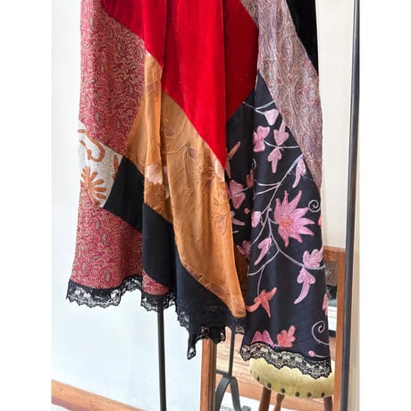 velours design long skirt
