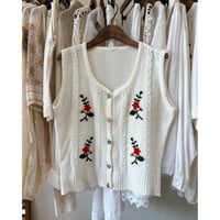Tyrolean knit vest ⚪️