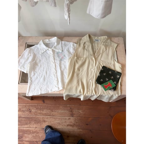 sleeve less blouse ⚪️