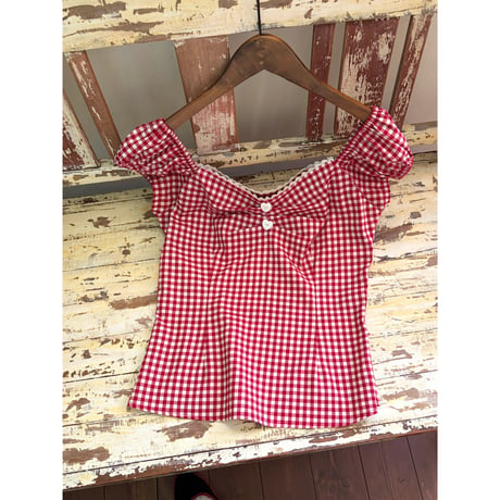heart button gingham check tops