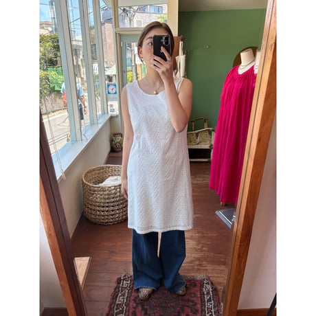 sleeve less cutwork lace dress