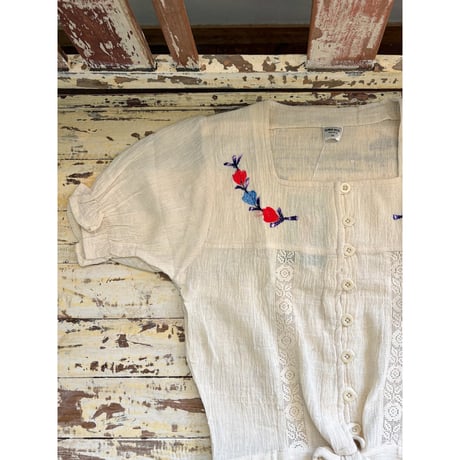 70s~80s embroidery blouse