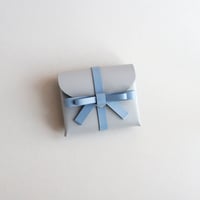 [sou series]  リボン ショートウォレット ストーングレーxグレーブルー/ ribbon short wallet #stone gray x gray blue