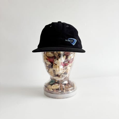 90s DEADSTOCK NIKE CORDUROY STRAPBACK CAP – BLACK / BLUE  GV-35