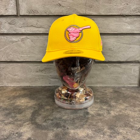 USA買付　EW ERA 9FORTY M-CROWN SAN DIEGO PADRES SWINGING FRIAR YELLOW × PINK　NEWERA-121