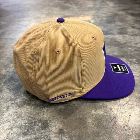 USA買付　Fanatics WASHINGTON HUSKIES CATCHER CORDUROY SNAPBACK CAP TAN × PURPLE　US-107