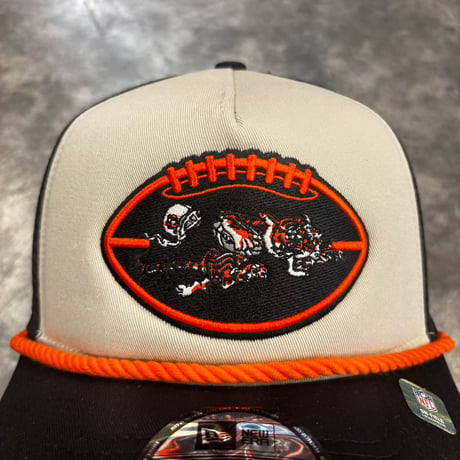 USA買付　NEW ERA NFL Tampa Bay Buccaneers 9FORTY A-Frame Rope Trucker Cap – Cream/Black　NEWERA-95