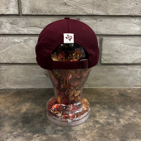 USA買付 TEXAS A&M AGGIES ADIDAS SEASONAL HALF FONT ADJUSTABLE CAP – MAROON　US-91