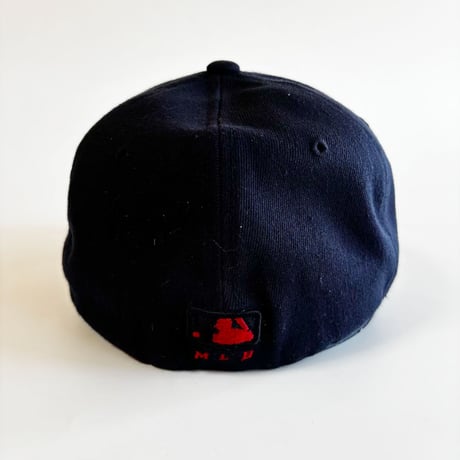USA買付　VINTAGE MLB CLEVELAND INDIANS CHIEF WAHOO EMBROIDERED FITTED CAP – NAVY　GV-32