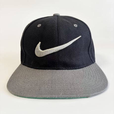 NIKE BIG SWOOSH TWO-TONE SNAPBACK CAP / BLACK × GRAY  GV-40