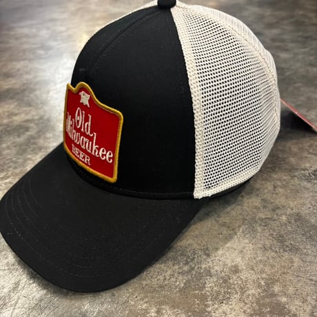 USA買付　AMERICAN NEEDLE Old Milwaukee Beer Mesh  Cap – Black/White　AN-29