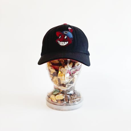 USA買付　VINTAGE MLB CLEVELAND INDIANS CHIEF WAHOO FITTED CAP – D NAVY　GV-31