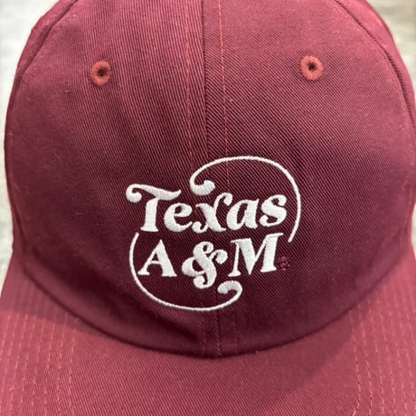USA買付 TEXAS A&M AGGIES ADIDAS SEASONAL HALF FONT ADJUSTABLE CAP – MAROON　US-91
