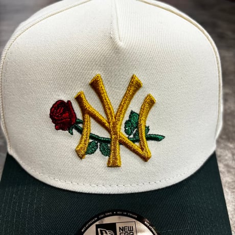 USA買付 NY Gold Rose Embroidery 9FORTY A-Frame Snapback – Ivory / Dark Green　NEWERA-105