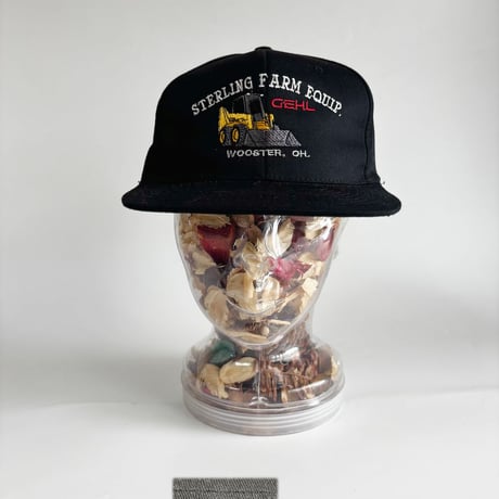 USA買付　VINTAGE STERLING FARM EQUIPMENT × GEHL EQUIPMENT SNAPBACK CAP – BLACK  GV-12