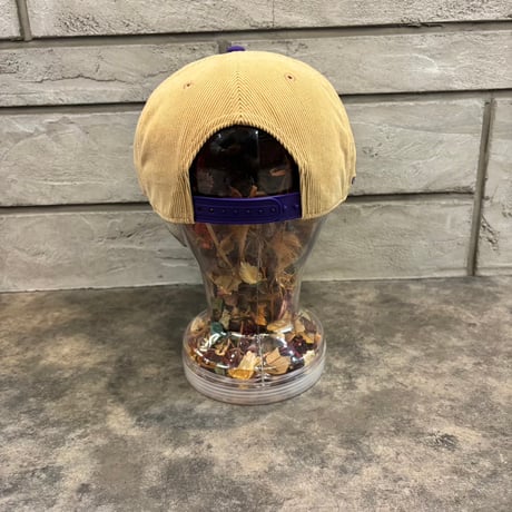 USA買付　Fanatics WASHINGTON HUSKIES CATCHER CORDUROY SNAPBACK CAP TAN × PURPLE　US-107