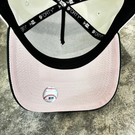 USA買付 NY Gold Rose Embroidery 9FORTY A-Frame Snapback – Ivory / Dark Green　NEWERA-105