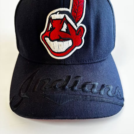 USA買付　VINTAGE MLB CLEVELAND INDIANS CHIEF WAHOO EMBROIDERED FITTED CAP – NAVY　GV-32