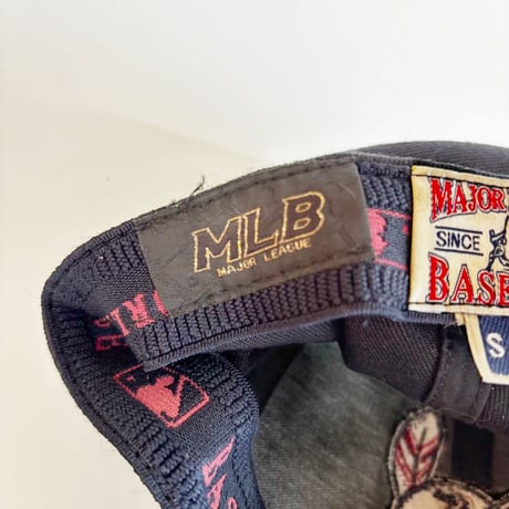 USA買付　VINTAGE MLB CLEVELAND INDIANS CHIEF WAHOO FITTED CAP – D NAVY　GV-31