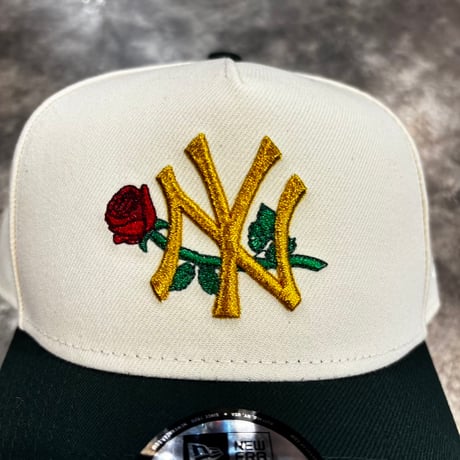 USA買付 NY Gold Rose Embroidery 9FORTY A-Frame Snapback – Ivory / Dark Green　NEWERA-105
