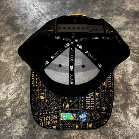 USA買付 NY 2024 Postseason 9FORTY Stretch-Snap Cap – Black / Gold　NEWERA-97