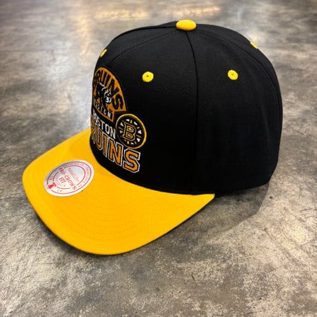USA買付　MITCHELL & NESS BOSTON BRUINS PRO CROWN FIT SNAPBACK CAP / BLACK × GOLD　M-34