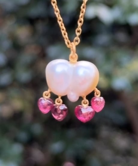Hima ヒマ 22kgold 南洋バロック真珠 Peachy Kiss チャーム