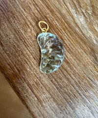 Hima ヒマ 22kgold 缶詰みかん グリーンアメジストライム チャーム