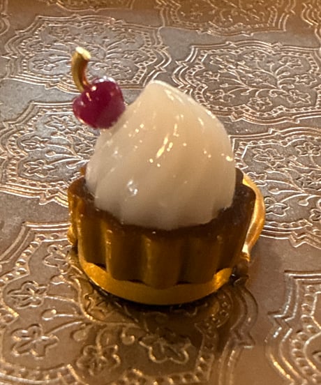 Hima ヒマ 22kgold  クリームチェリータルト リング