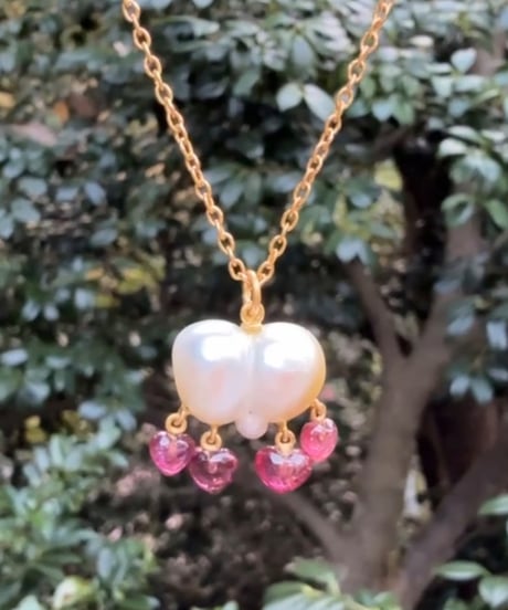 Hima ヒマ 22kgold 南洋バロック真珠 Peachy Kiss チャーム