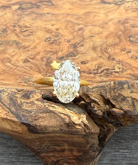 Hooman0nly 18kgold 3.01ct オーバル リルメテオ☆ラボダイヤモンド リング