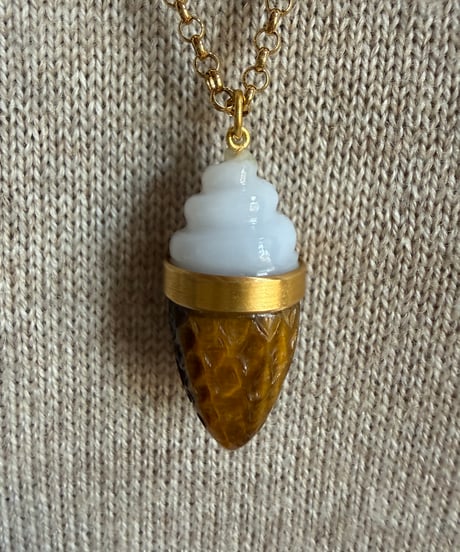 Hima ヒマ 22Kgold バニラソフトクリーム チャーム