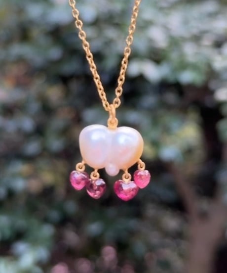 Hima ヒマ 22kgold 南洋バロック真珠 Peachy Kiss チャーム