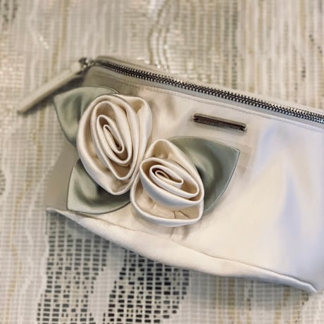【 Kanako Tamura 】 Satin Rose Belt Bag