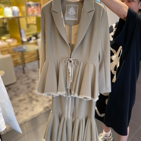 【 overlace 予約 】 flared hem tailored jacket