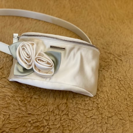 【 Kanako Tamura 】 Satin Rose Belt Bag