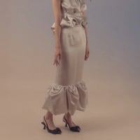 【 overlace 予約 】 bulb hem skirt