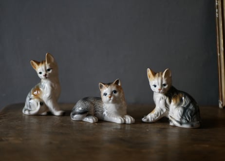neko ２  フィギュリン　猫　フランスヴィンテージ　ブロカントのある暮らし　ブロカント