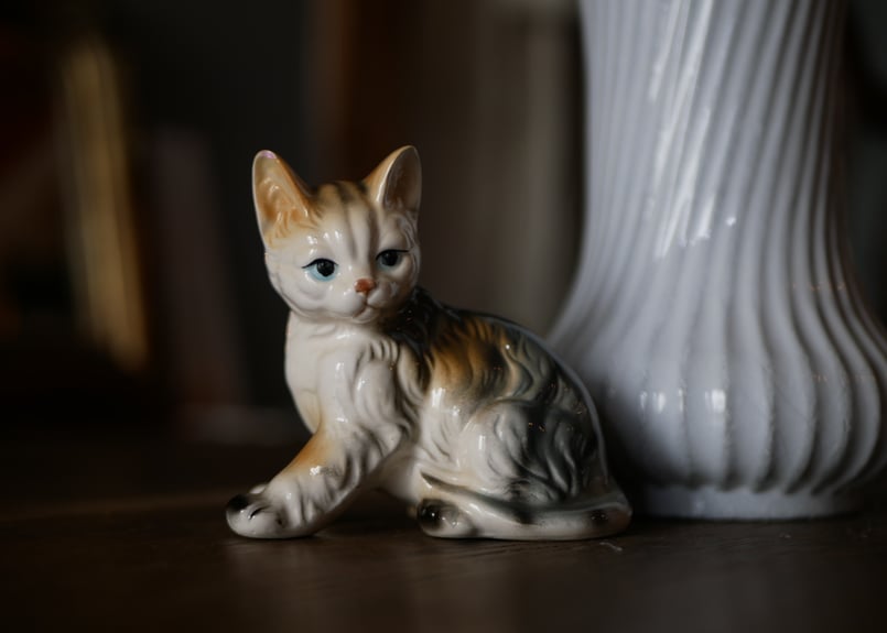 neko 2 フィギュリン 猫 フランスヴィンテージ ブロカントのある