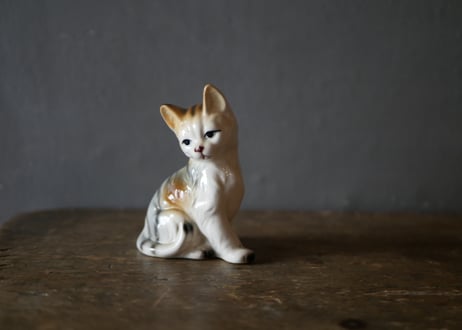 neko １  フィギュリン　猫　フランスヴィンテージ　ブロカントのある暮らし　ブロカント