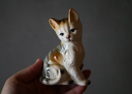neko １  フィギュリン　猫　フランスヴィンテージ　ブロカントのある暮らし　ブロカント