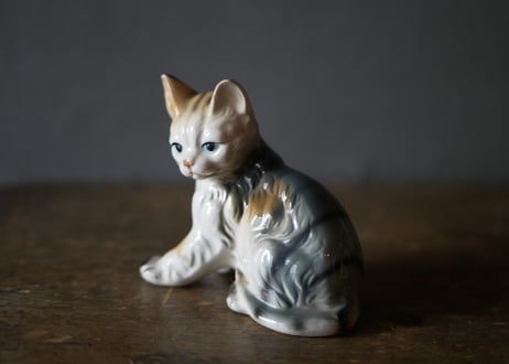 neko ２  フィギュリン　猫　フランスヴィンテージ　ブロカントのある暮らし　ブロカント