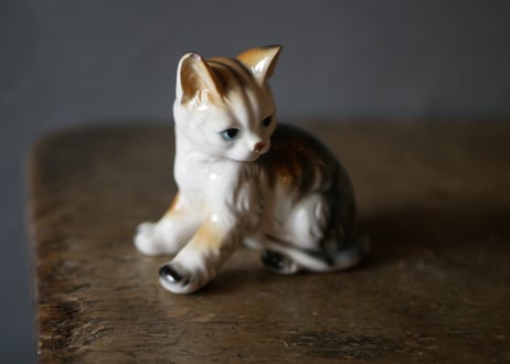 neko ２  フィギュリン　猫　フランスヴィンテージ　ブロカントのある暮らし　ブロカント