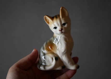 neko １  フィギュリン　猫　フランスヴィンテージ　ブロカントのある暮らし　ブロカント