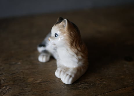 neko 3  フィギュリン　猫　ヨーロッパヴィンテージ　ブロカントのある暮らし