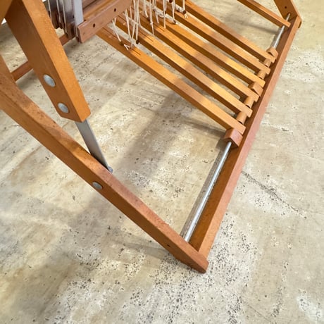 【※別途送料要・A262】<Schact spindle> ジャッキ式織機 織幅90cm  踏板6枚 綜絖4枚