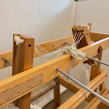 【※別途送料要・A260】<TOIKA> 水平天秤式織機 織幅100cm  踏板8枚 綜絖8枚