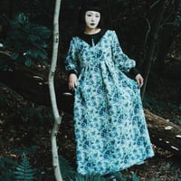 毒を秘めた青い花 マキシワンピース