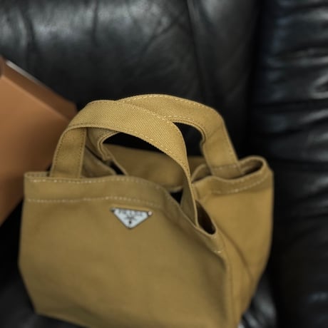 新品 prada tote bag